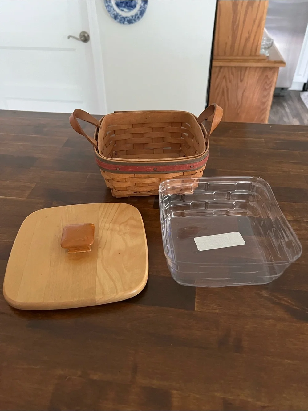 Longaberger Small Berry Basket with Lid, 1991